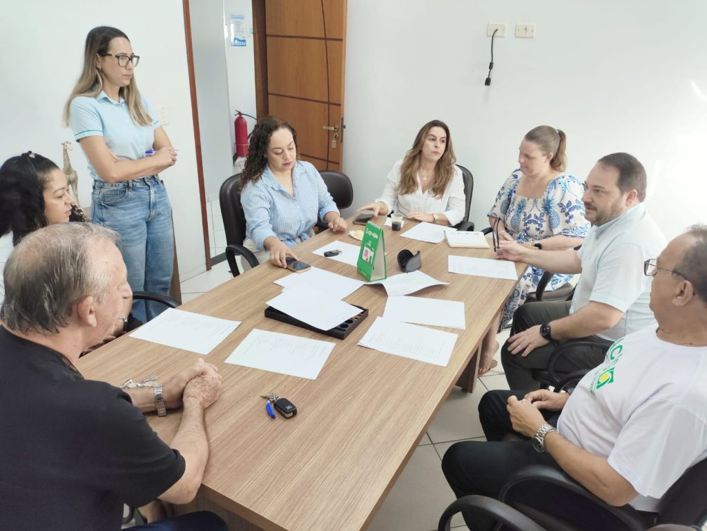 Comércio de Goioerê anuncia horário especial de Natal e destaca urgência da decoração
