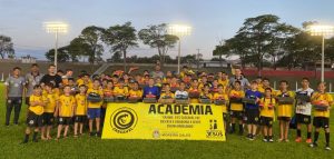 “Talentos de Jesus” entrega chuteiras e fortalece inclusão social