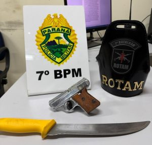 Homem é preso por porte ilegal de arma após denúncia e perseguição