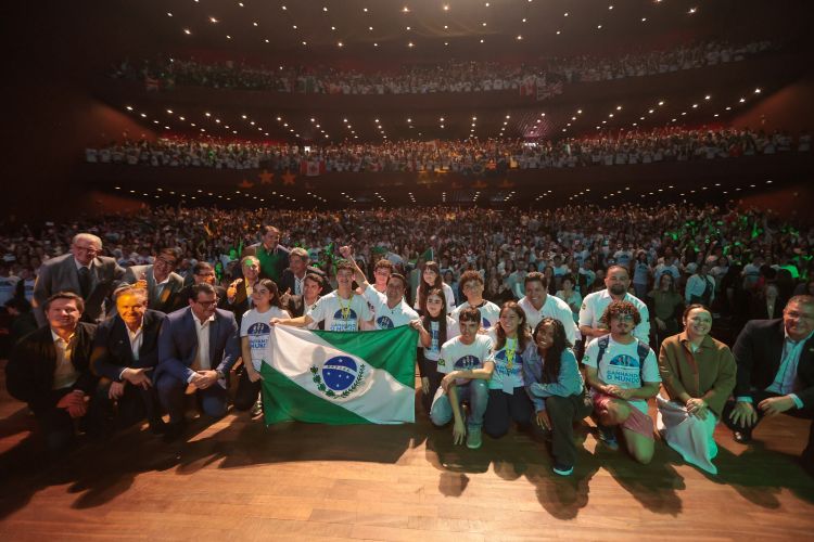 Ganhando o mundo: Paraná envia 2 mil alunos ao exterior