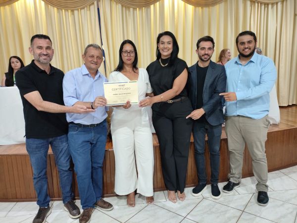 Prefeitura de Goioerê entrega certificados a mais de 100 alunos de cursos profissionalizantes