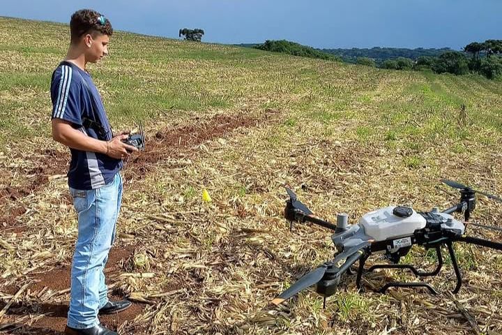 Drones transformam ensino nos colégios agrícolas do Paraná