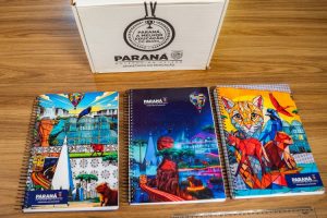 Kits escolares chegam às escolas do Paraná