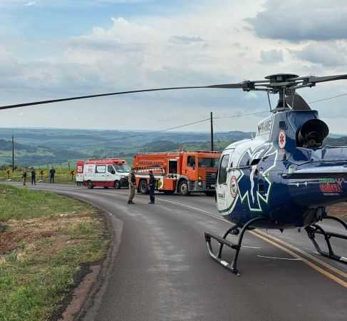 Jovem sofre queda de moto na PR-239 e é socorrido pelo SAMU aéreo