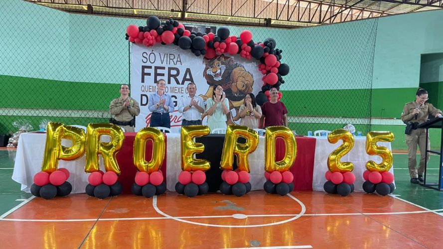 Pedro Coelho prestigia formatura do PROERD com 348 alunos