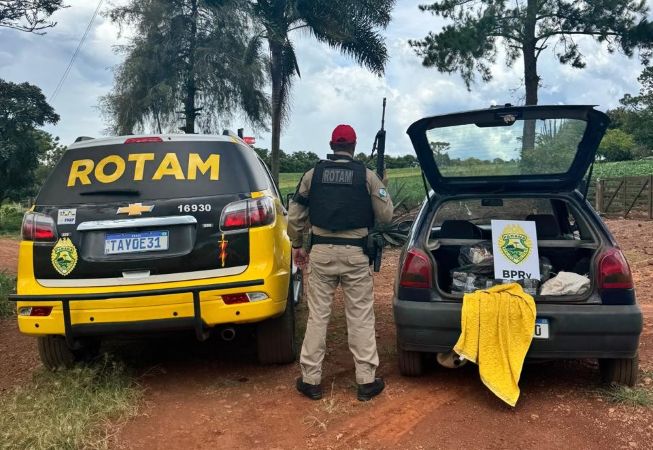 ROTAM apreende veículo com maconha e prende dois homens