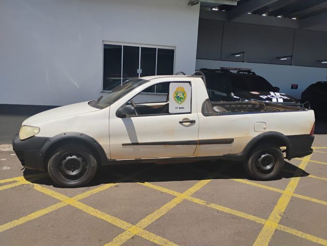 Polícia recupera caminhonete furtada há oito anos