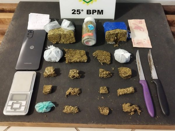 Polícia Militar  prende homem por tráfico de drogas