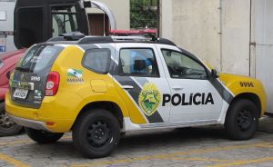 Polícia apreende caminhonete por som alto e irregularidades
