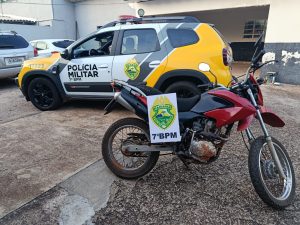 PM recupera moto furtada em estrada rural de Goioerê