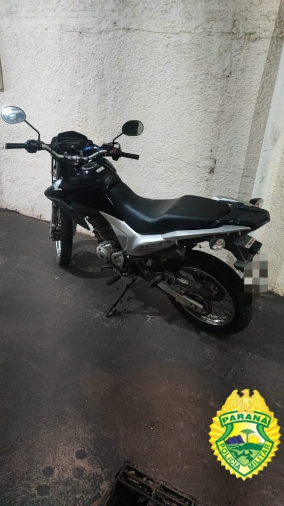 Forças de segurança recuperam motocicleta e objetos furtados