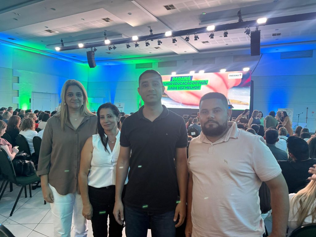 Quarto Centenário recebe chromebooks para alunos da rede municipal