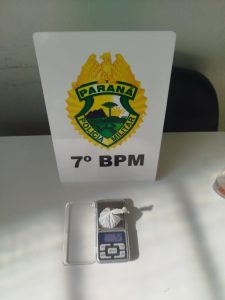 Jovem de 22 anos é abordado com maconha