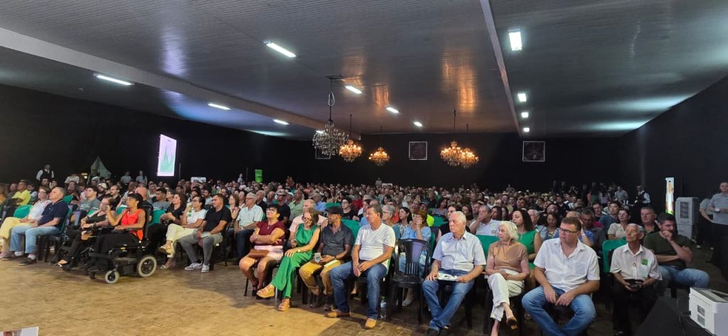 Assembleia da Sicredi em Goioerê, com grande participação dos associados, lotou a Aceng