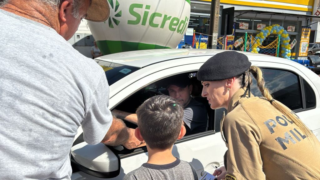 Blitz Educativa reforça segurança no trânsito para volta às aulas em Goioerê