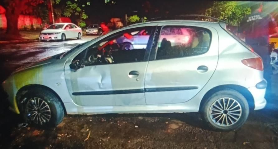 Menor embriagado capota carro e é apreendido