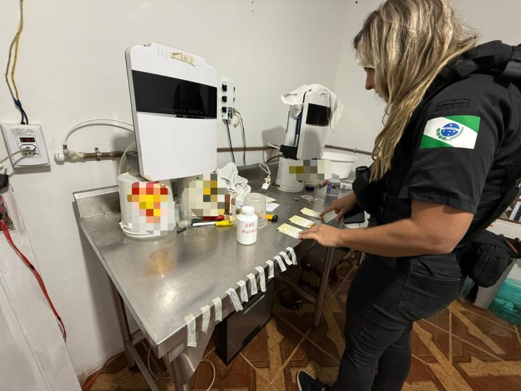 Polícia Civil prende homem por curandeirismo e venda de produtos falsos