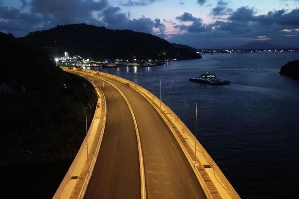 Ponte de Guaratuba ganha primeiros testes de luz