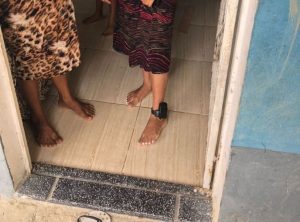 Idosa de 72 anos é presa em Goioerê após remover tornozeleira eletrônica