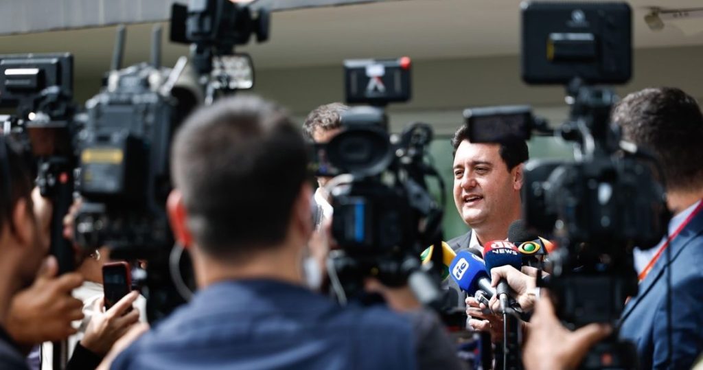 Ratinho lança Sandro Alex na sucessão