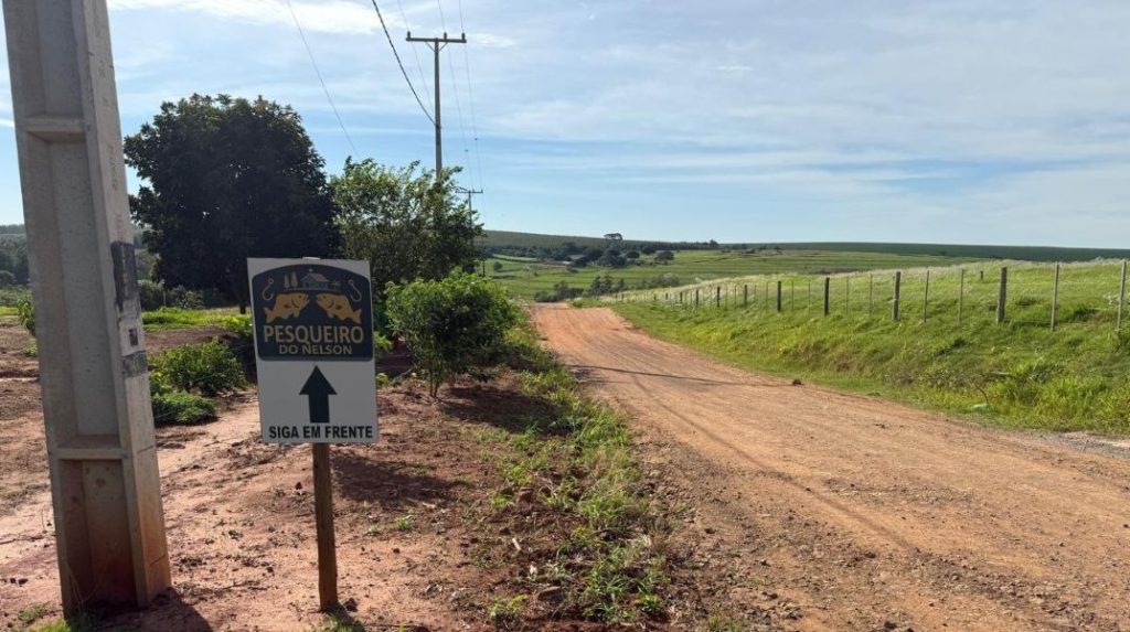 Estrada da Água do Chiqueiro ganha asfalto