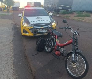Polícia remove ciclomotor irregular na PRC-467