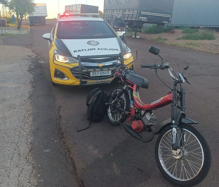Polícia remove ciclomotor irregular na PRC-467