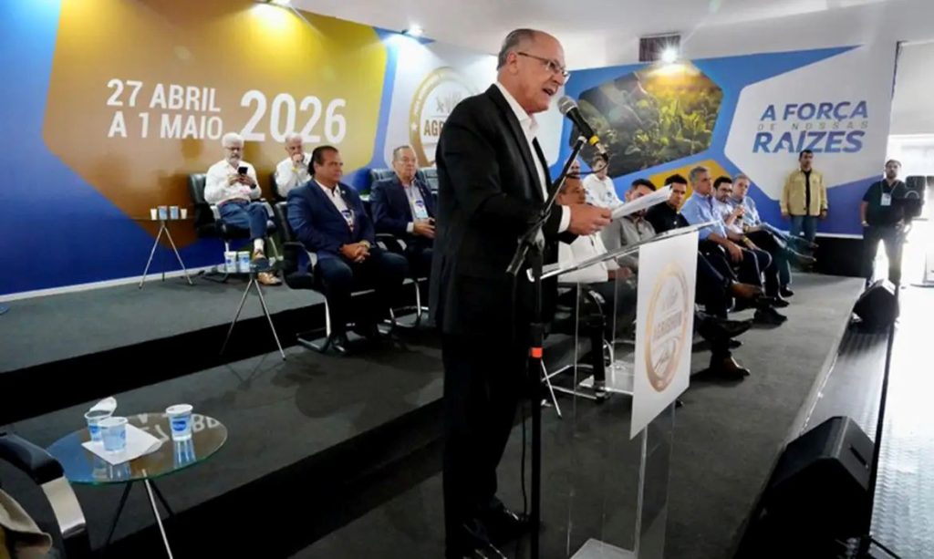 Alckmin anuncia R$ 10 bilhões para modernizar máquinas agrícolas