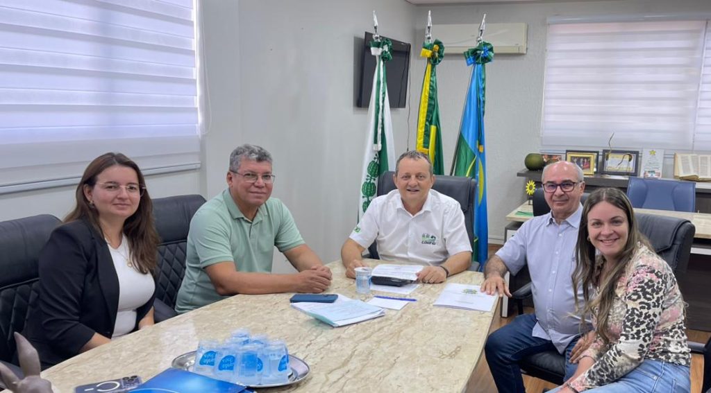 Emenda parlamentar garante R$ 500 mil para a saúde e ônibus escolar para Goioerê