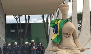 Débora do Batom recorre ao STF para aplicar lei da dosimetria