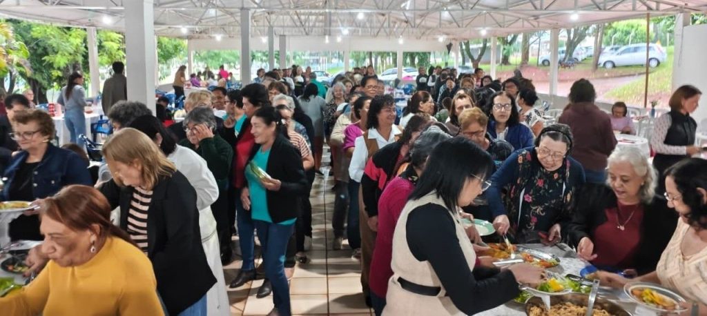 Centro de Convivência do Idoso celebra Dia das Mães com almoço especial