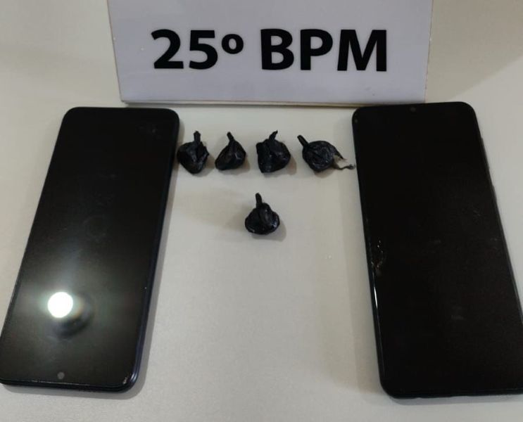  PM prende dois homens com cocaína em rodovia