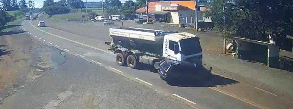 Casal morre em colisão transversal na BR-369