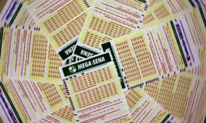 Mega-Sena especial de 30 anos sorteia R$ 300 milhões