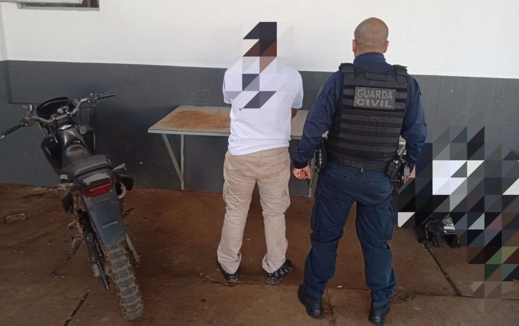 GCM apreende moto adulterada e prende condutor