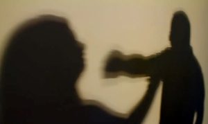 Homem mantém mulher em cárcere e pratica tortura