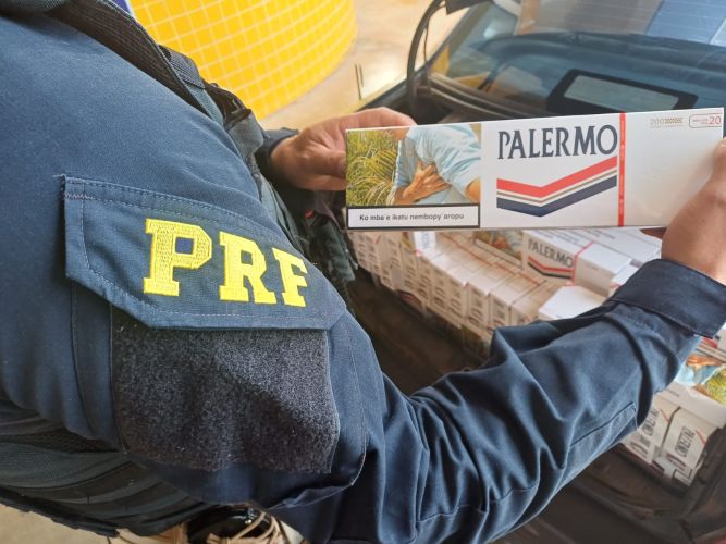 PRF apreende 5 mil maços de cigarros durante jogo do Brasil