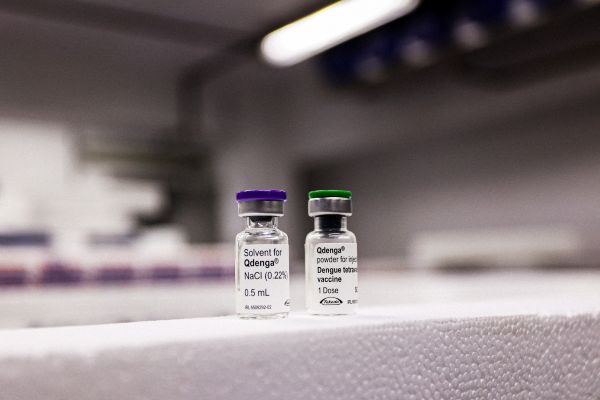 Vacina Qdenga disponível na região é diferente da suspensa