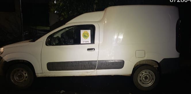 Polícia recupera Fiorino roubada 
