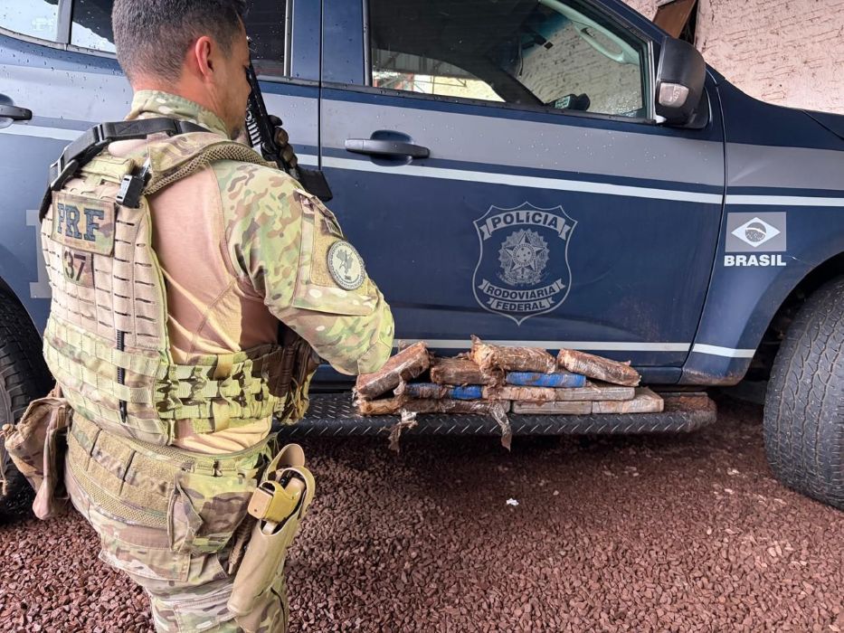 PRF prende pai e filha com 12 kg de cocaína