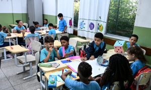 Governo sanciona novo piso salarial de R$ 5,1 mil para professores