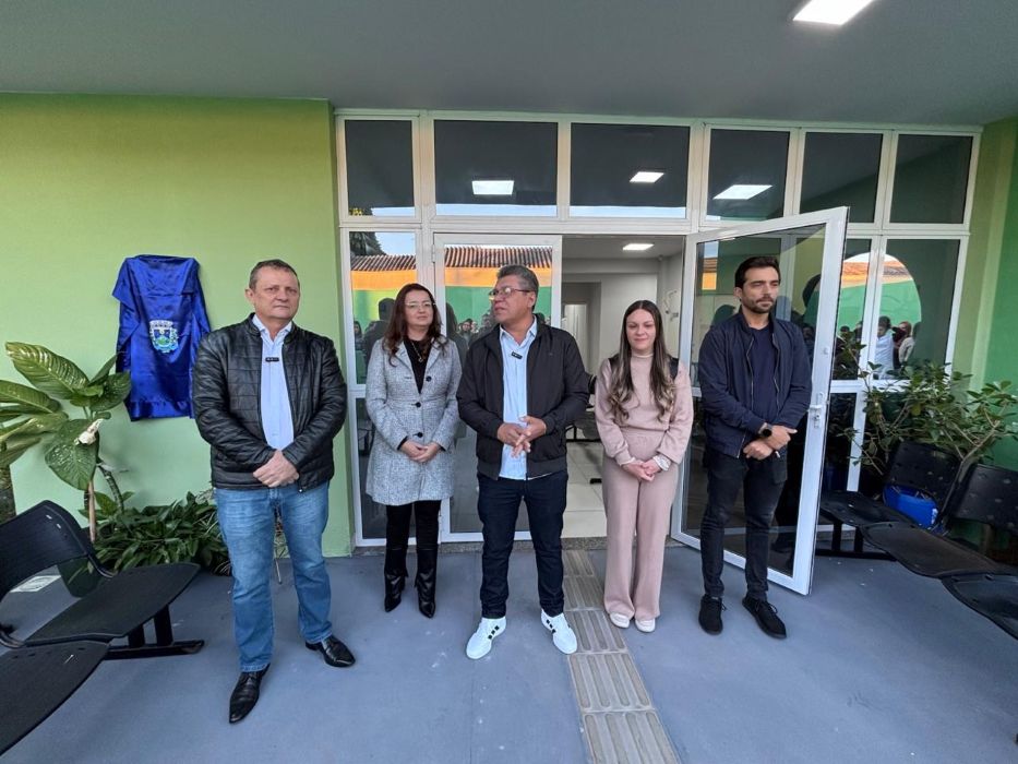 Prefeito inaugura UBS Central que já está em atendimento.