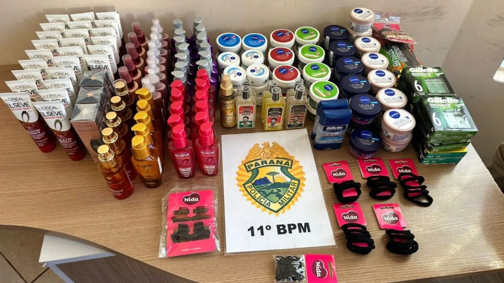 Mulher é presa por furto de R$ 7 mil em produtos 