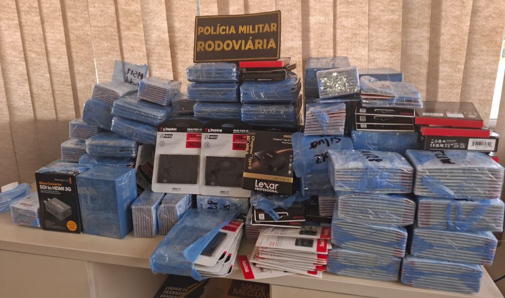 Polícia Rodoviária apreende R$ 320 mil em eletrônicos na PR-180 em Goioerê