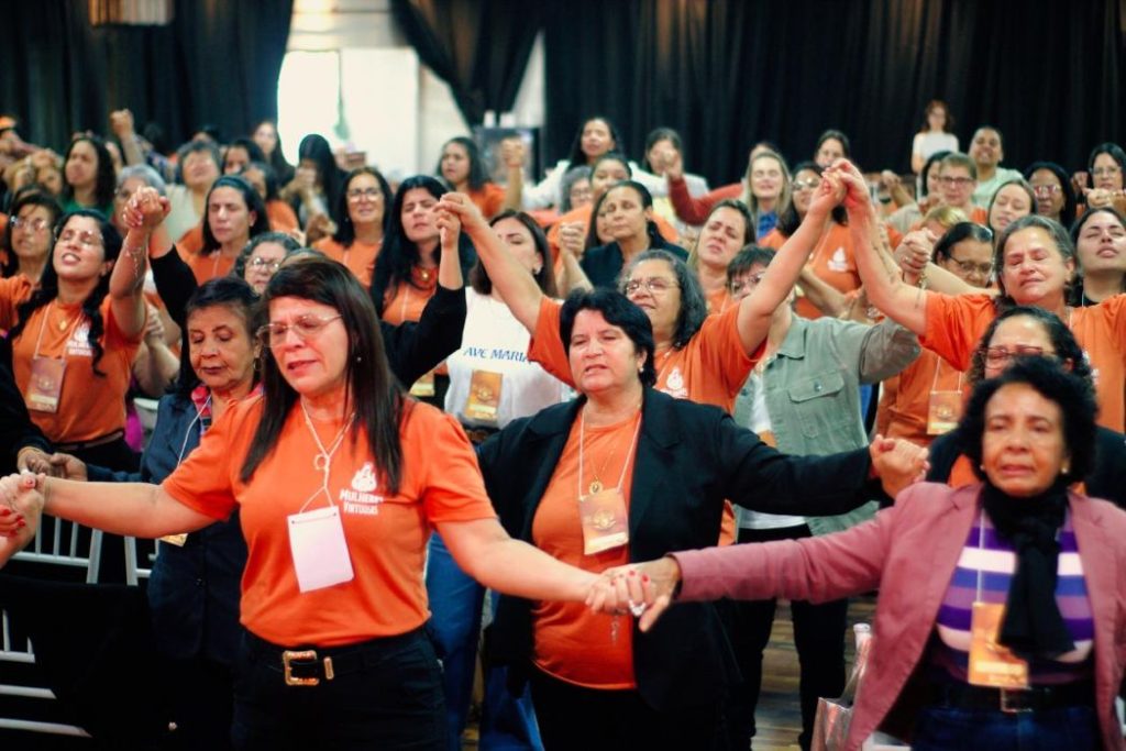 Retiro Mulheres Virtuosas reúne mais de 200 participantes em Goioerê