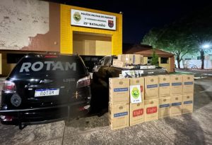 Contrabando: ROTAM apreende carga de cigarros, arma e caminhonete