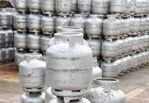 Procon aponta queda nos menores preços do gás de cozinha e combustíveis