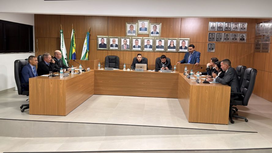 Quarto Centenário empossa novos vereadores após retotalização