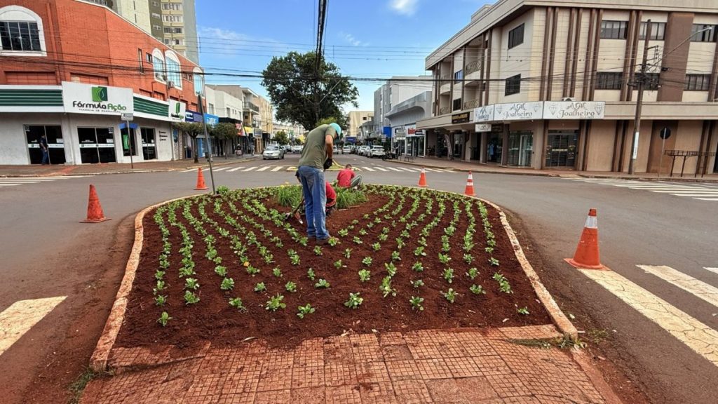 Campo Mourão amplia cuidado com flores
