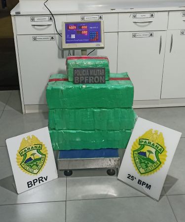 Apreensão de 50 kg de maconha termina com homem preso e um foragido